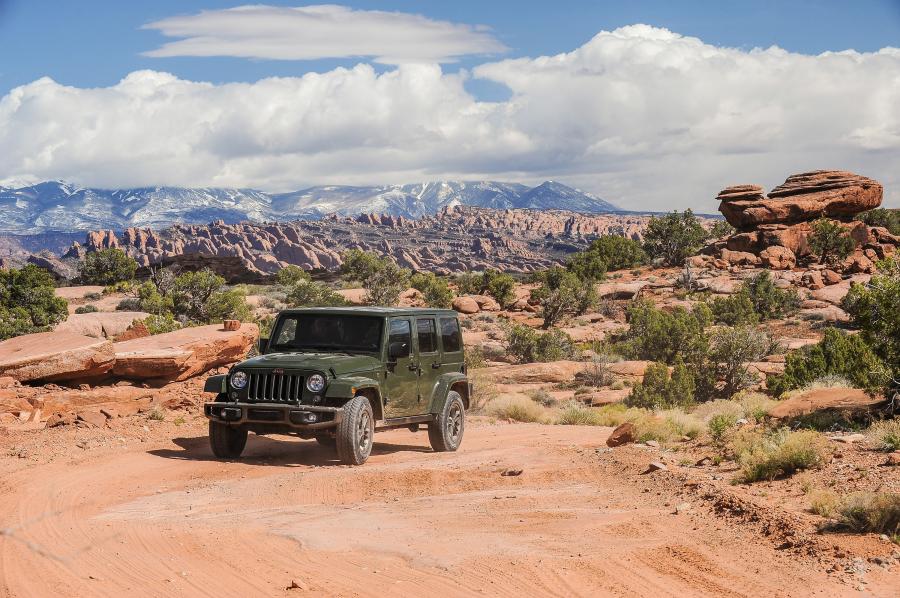  Jeep Wrangler Unlimited 75th Anniversary 2016 года  (NA) (фото 2 из 10)